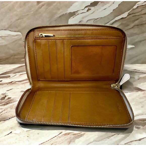 Coach C44512 Medium Signature Zip Around Wallet - Picture 4 of 4